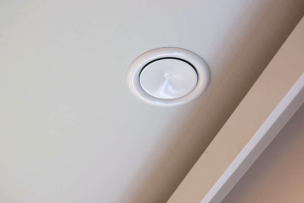 Ventilatierooster schoonmaken